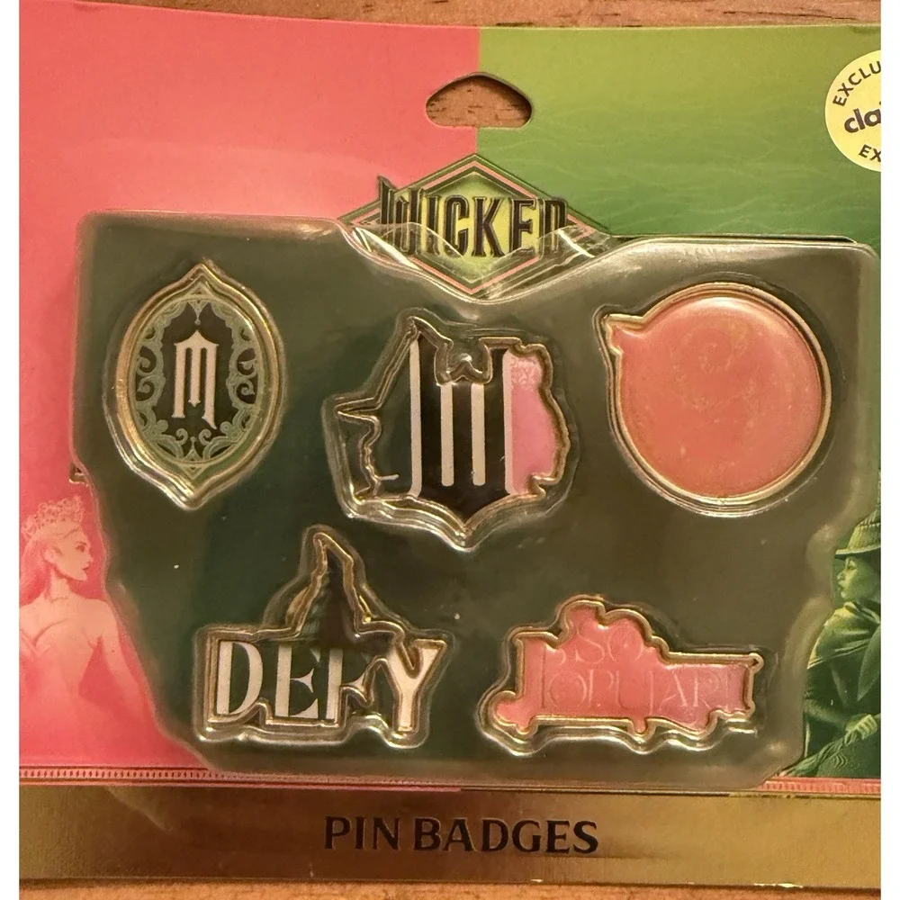 Wicked the Musical Claire's Exclusive Pin‎ Badge Set of 5 New